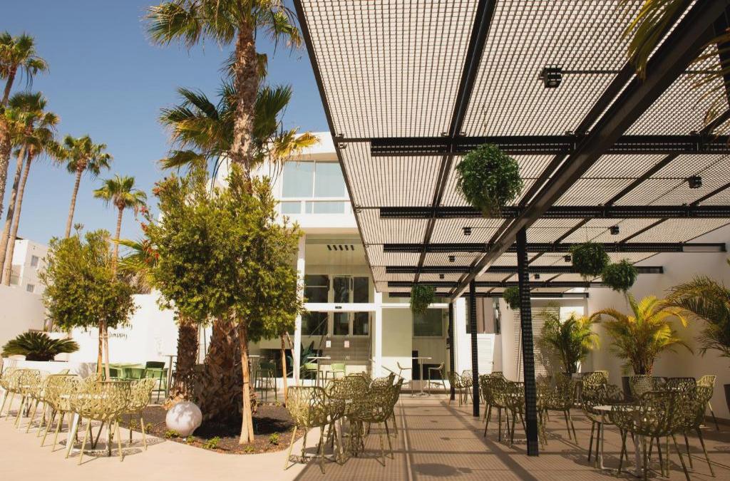 Enjoy Lanzarato at a 4-star hotel - SENTIDO Aequora Lanzarote Suites