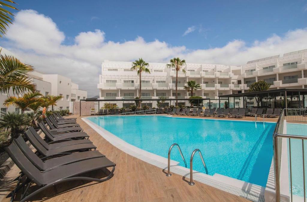Enjoy Lanzarato at a 4-star hotel