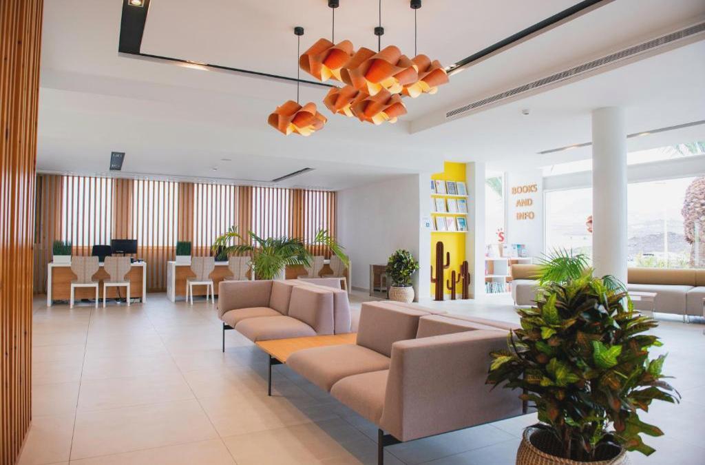 Enjoy Lanzarato at a 4-star hotel - SENTIDO Aequora Lanzarote Suites