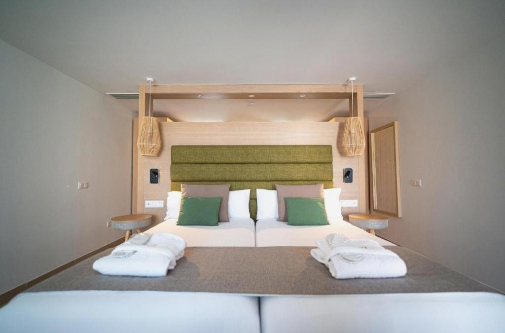 HL Miraflor Suites Hotel