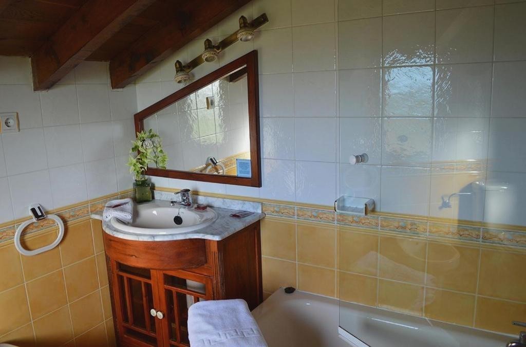 Suances: Adults-only-Hotel mit Cabárceno-Option