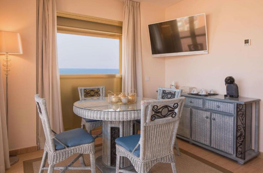 New Year's Eve Special on the coast of Barcelona - Hotel Htop Amaika (Adults Only)