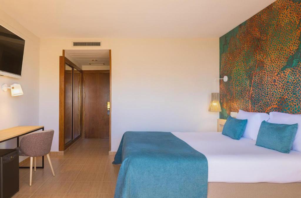 New Year's Eve Special on the coast of Barcelona - Hotel Htop Amaika (Adults Only)