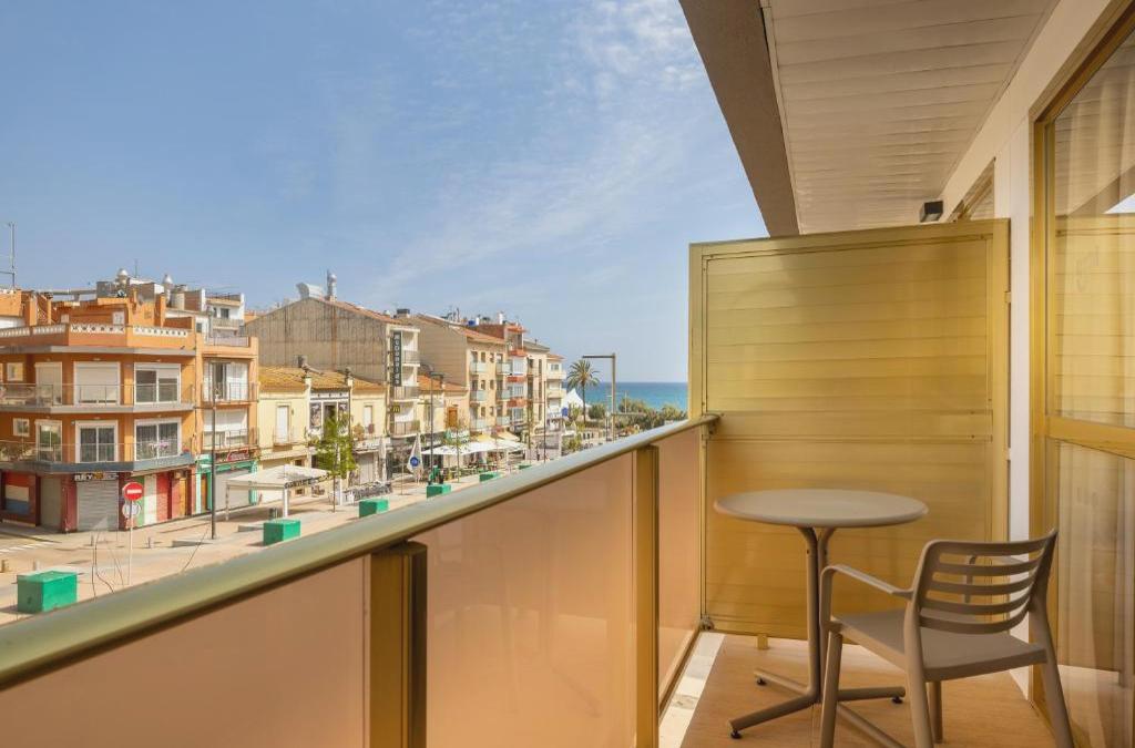 New Year's Eve Special on the coast of Barcelona - Hotel Htop Amaika (Adults Only)