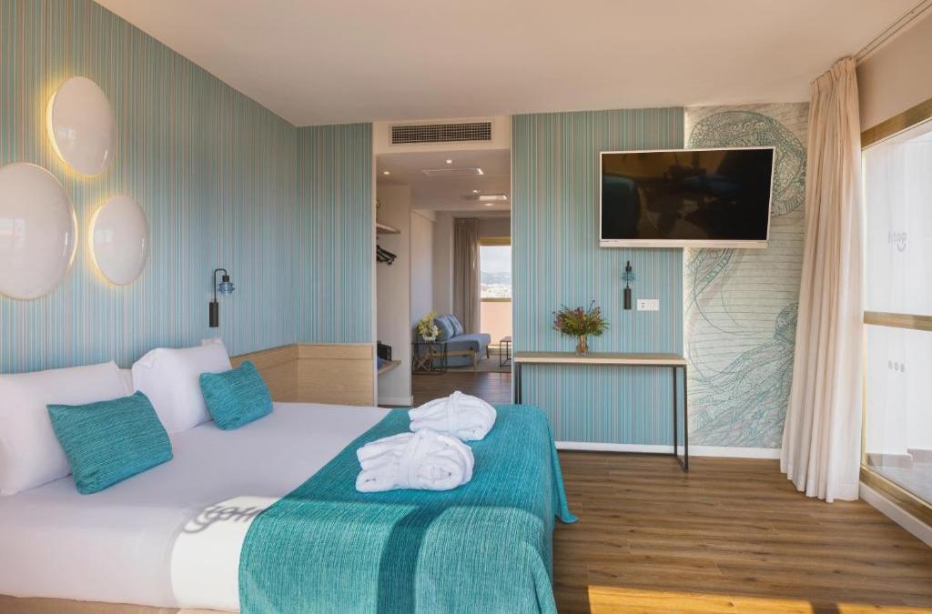 New Year's Eve Special on the coast of Barcelona - Hotel Htop Amaika (Adults Only)