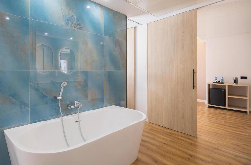 New Year's Eve Special on the coast of Barcelona - Hotel Htop Amaika (Adults Only)