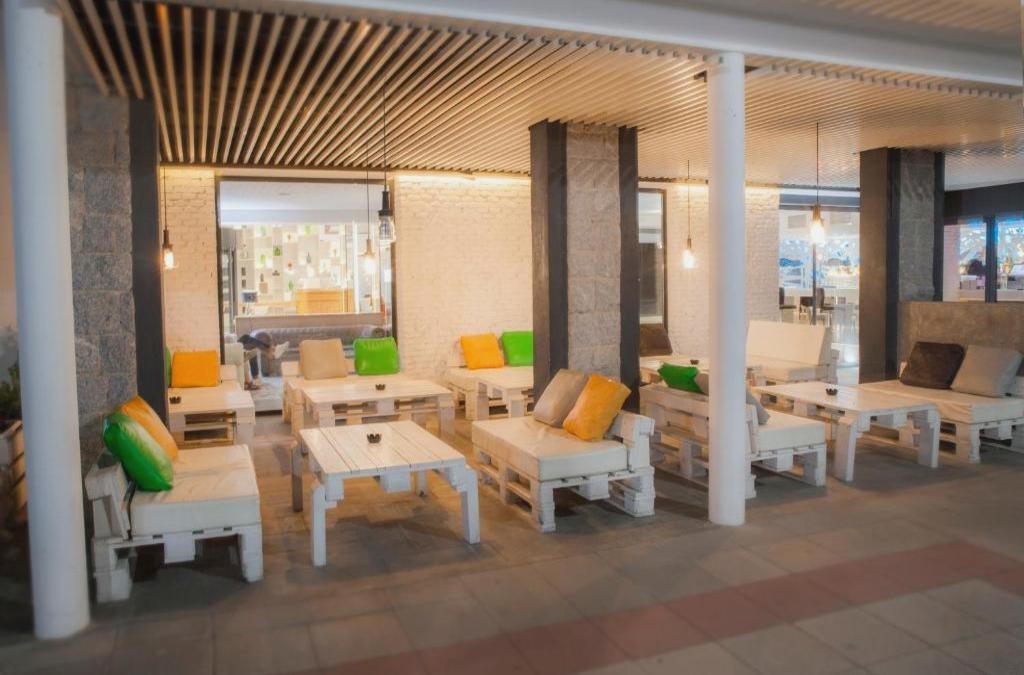 Beachfront Hotel Brisamar Suites in Comarruga - Costa Dorada - Hotel Brisamar Suites
