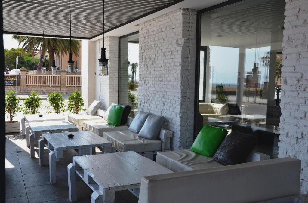 Beachfront Hotel Brisamar Suites in Comarruga - Costa Dorada - Hotel Brisamar Suites