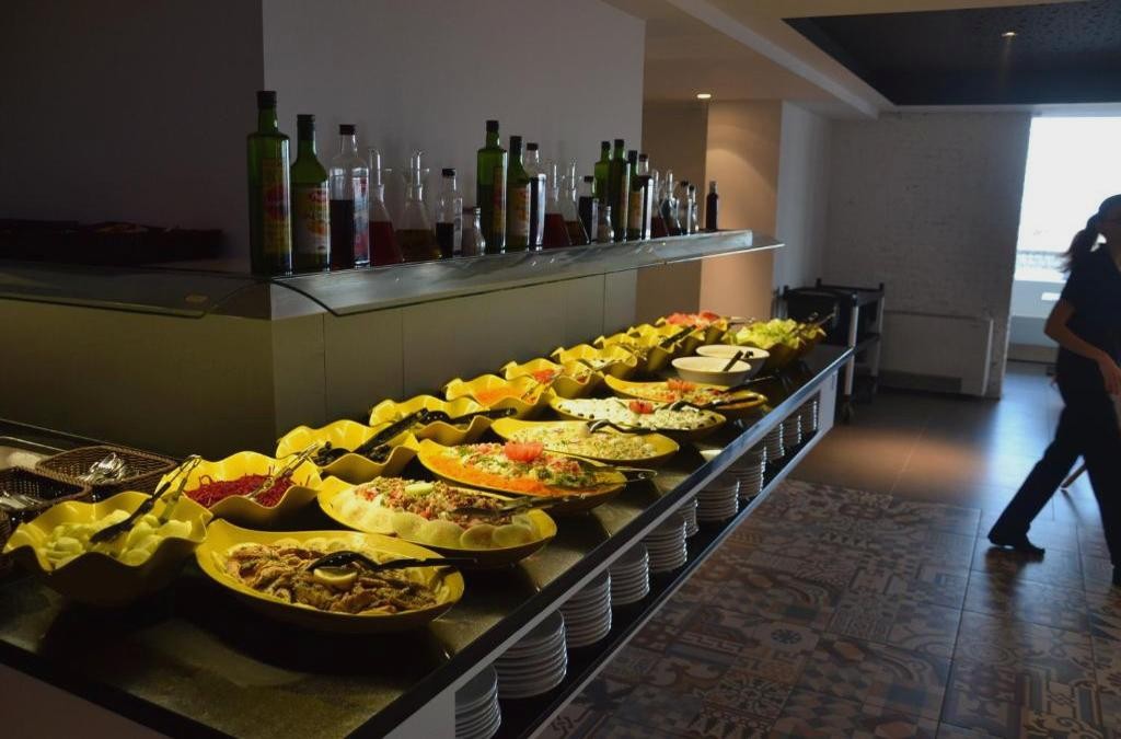 Beachfront Hotel Brisamar Suites in Comarruga - Costa Dorada - Hotel Brisamar Suites