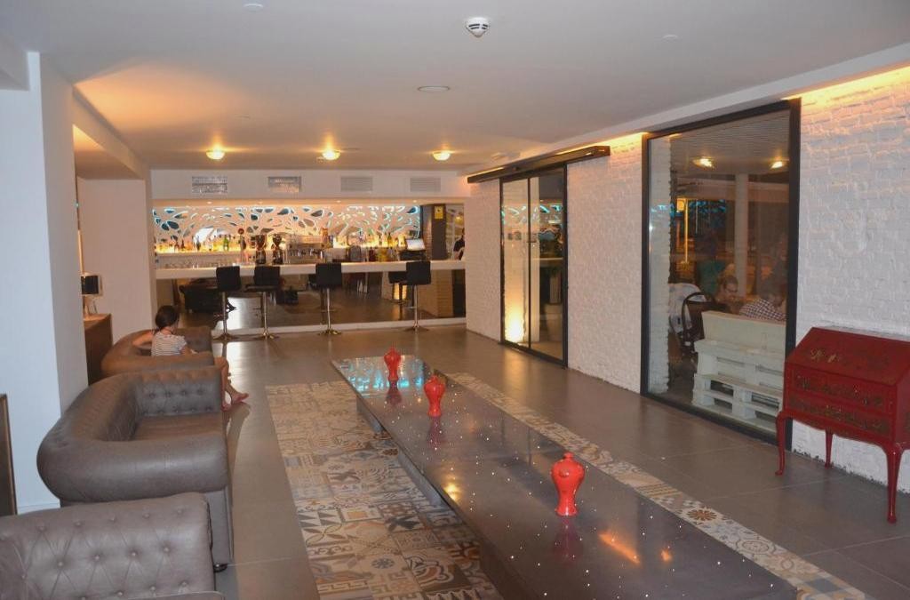 Beachfront Hotel Brisamar Suites in Comarruga - Costa Dorada - Hotel Brisamar Suites