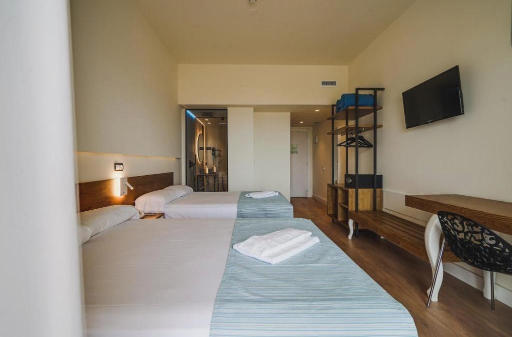 Beachfront Hotel Brisamar Suites in Comarruga - Costa Dorada - Hotel Brisamar Suites