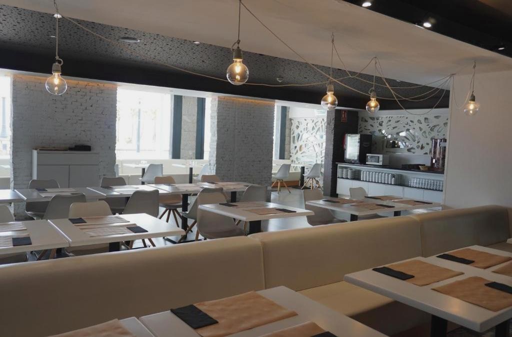 Beachfront Hotel Brisamar Suites in Comarruga - Costa Dorada - Hotel Brisamar Suites