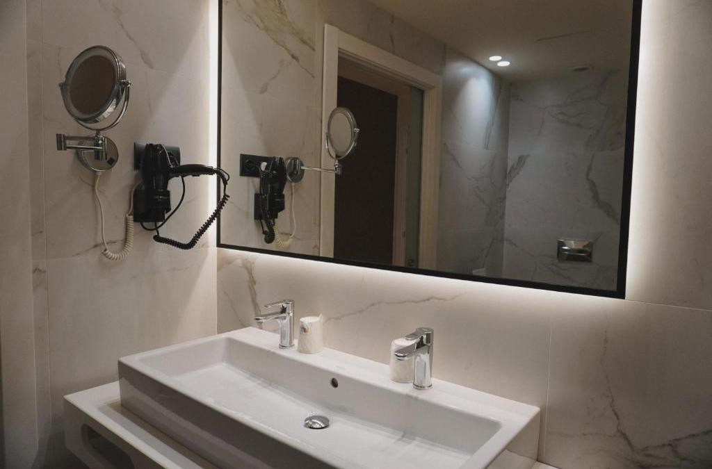 Beachfront Hotel Brisamar Suites in Comarruga - Costa Dorada - Hotel Brisamar Suites