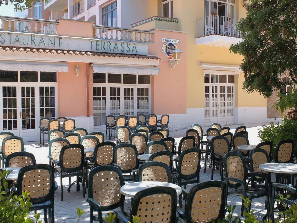 Apartment Empuriabrava by Beach & Canals