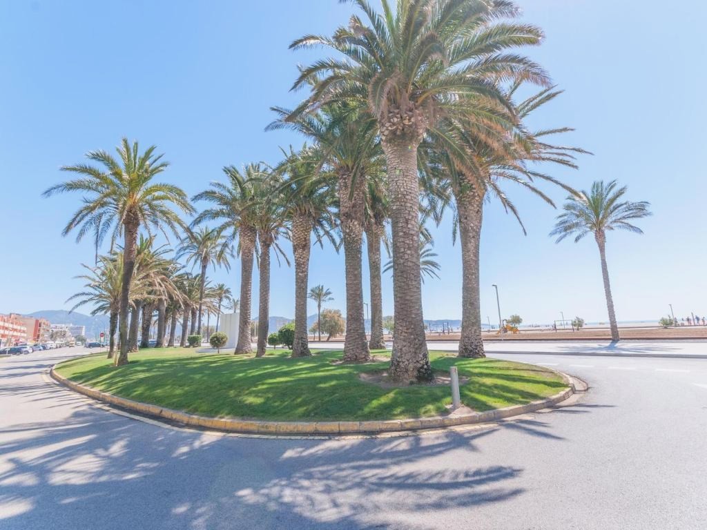 Apartment Empuriabrava by Beach & Canals