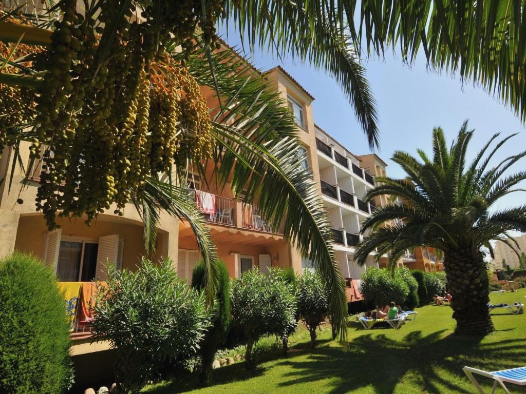 Apartment Empuriabrava by Beach & Canals