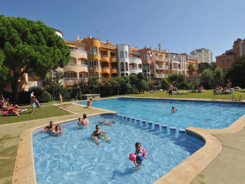 Apartment Empuriabrava by Beach & Canals