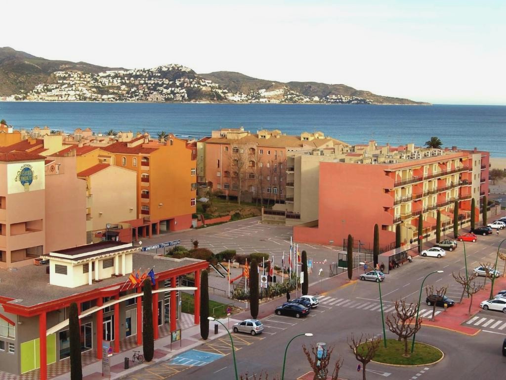 Apartment Empuriabrava by Beach & Canals