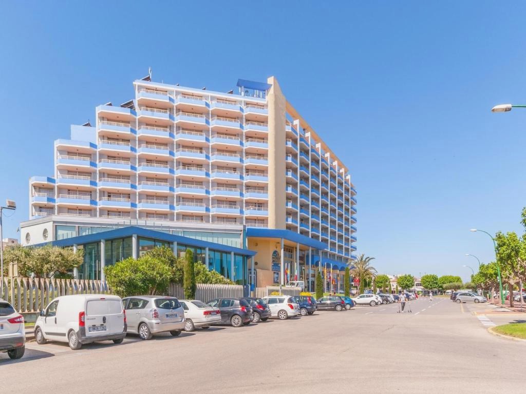 Apartment Empuriabrava by Beach & Canals