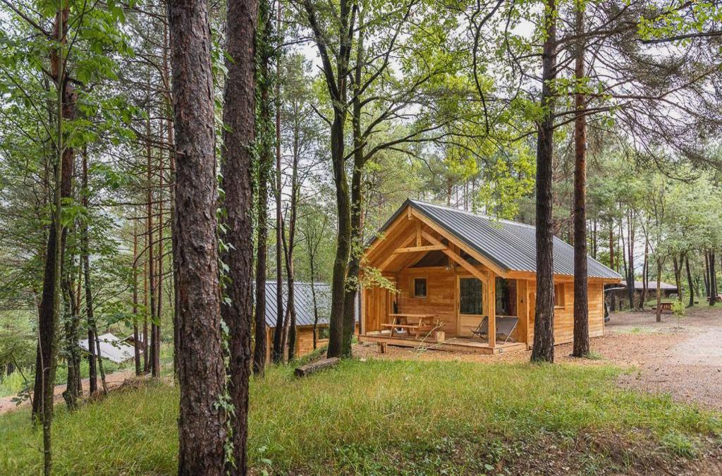 Erleben Sie den wilden Charme des Nationalparks Cadí-Moixeró - Camping Huttopia Barcelona Pirineos