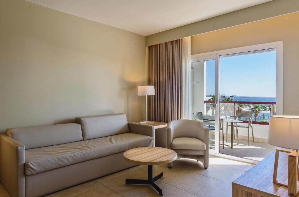 Tout ce dont vous avez besoin à La Pineda en bord de mer - Estival Park Almaris