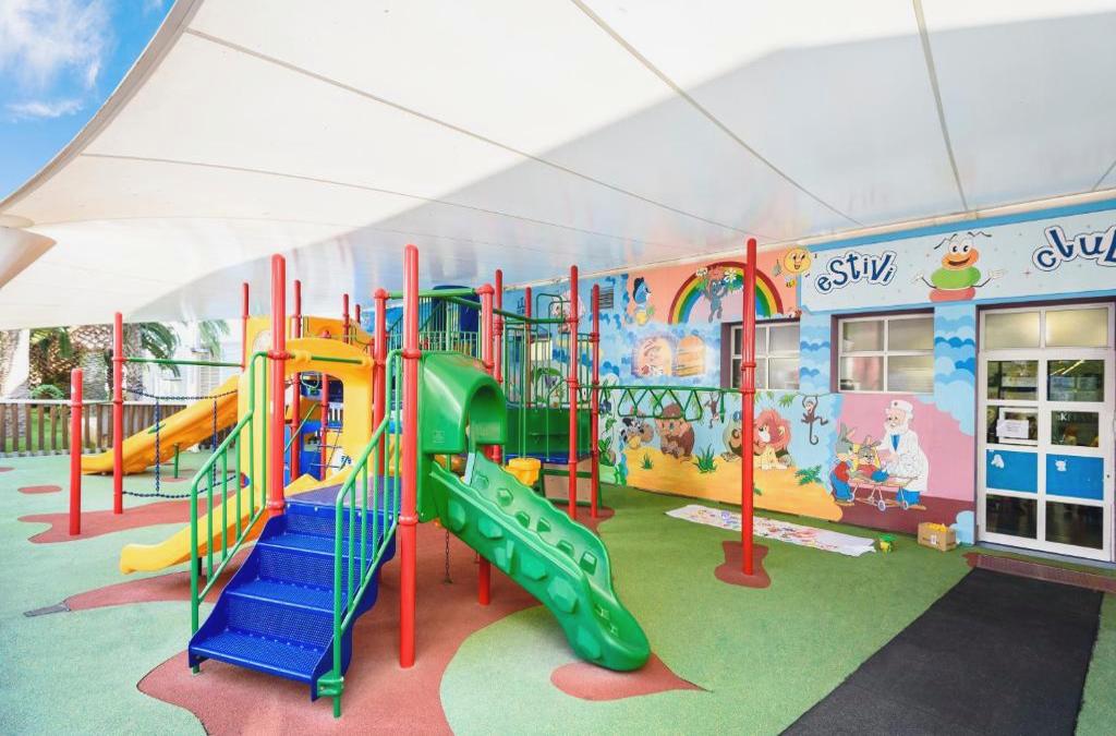 Tout ce dont vous avez besoin à La Pineda en bord de mer - Estival Park Almaris