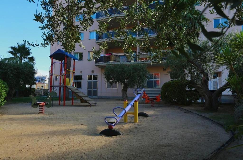 Rentalmar Pineda Suites