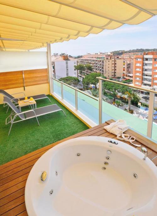 Halloween, détente et Costa Brava ! L'escapade parfaite dans un hôtel 4 étoiles avec spa inclus