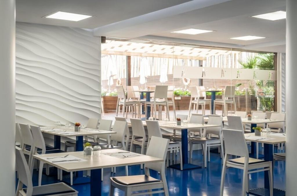 Beachfront Beauty: Experience the Magic of Lloret de Mar
