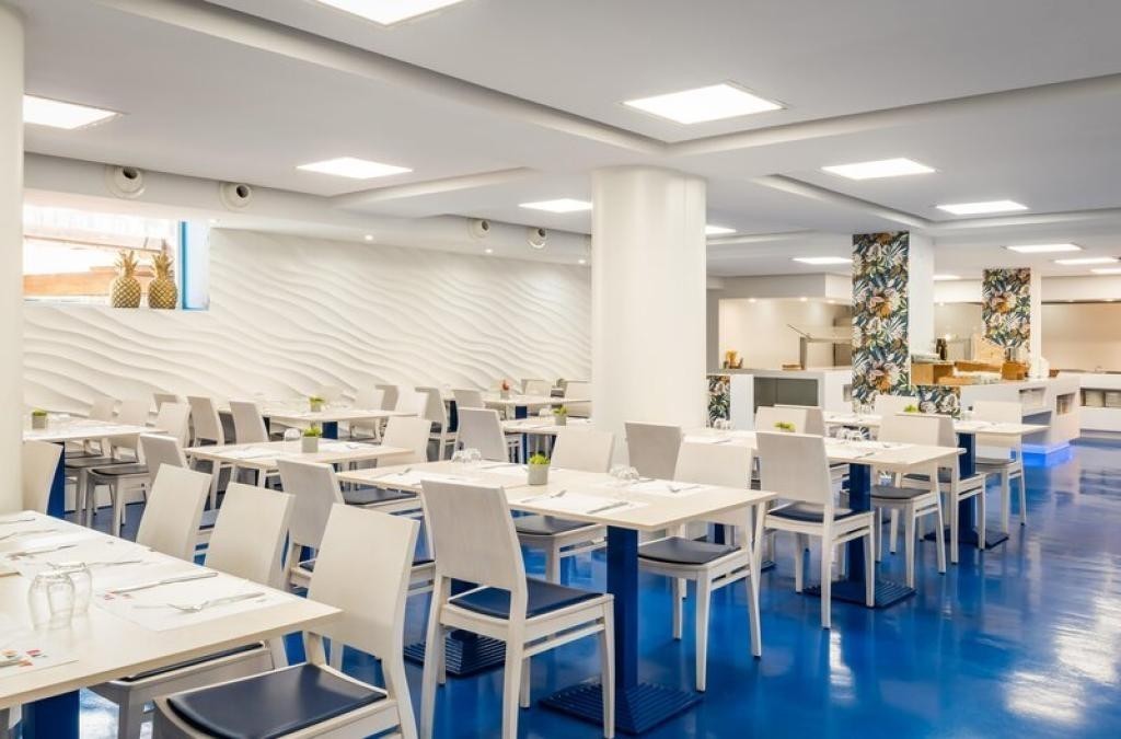 Beachfront Beauty: Experience the Magic of Lloret de Mar