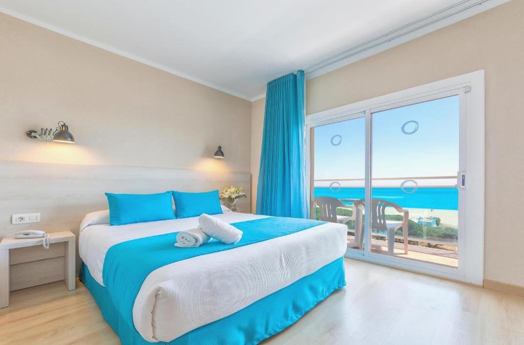 Costa de Barcelona: Sunshine, Beach Vibes and Mediterranean Charm - Hotel ALEGRIA Maripins