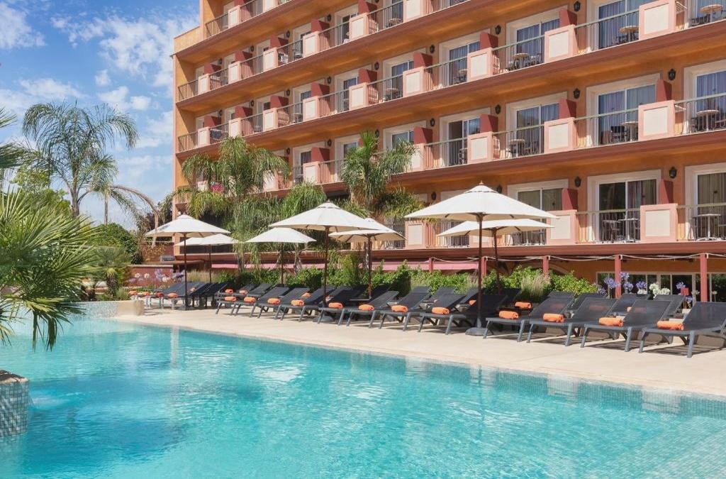 Malgrat de Mar: Yoga, Tai-Chi, Adults only