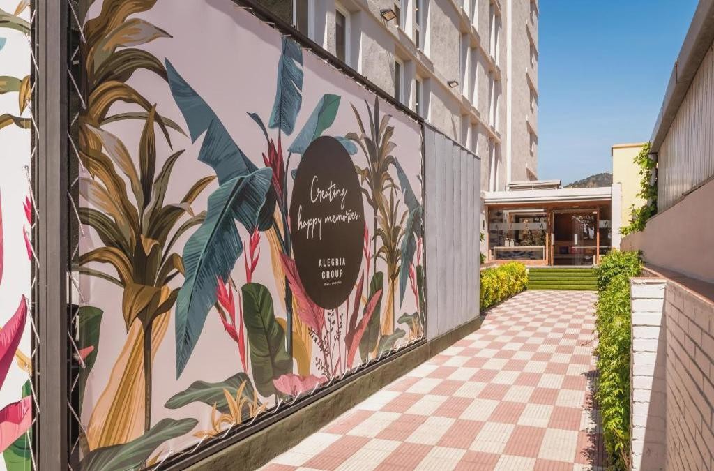 Half-Board Hotel in Malgrat de Mar, Moments from the Beach - ALEGRIA Cartago Nova