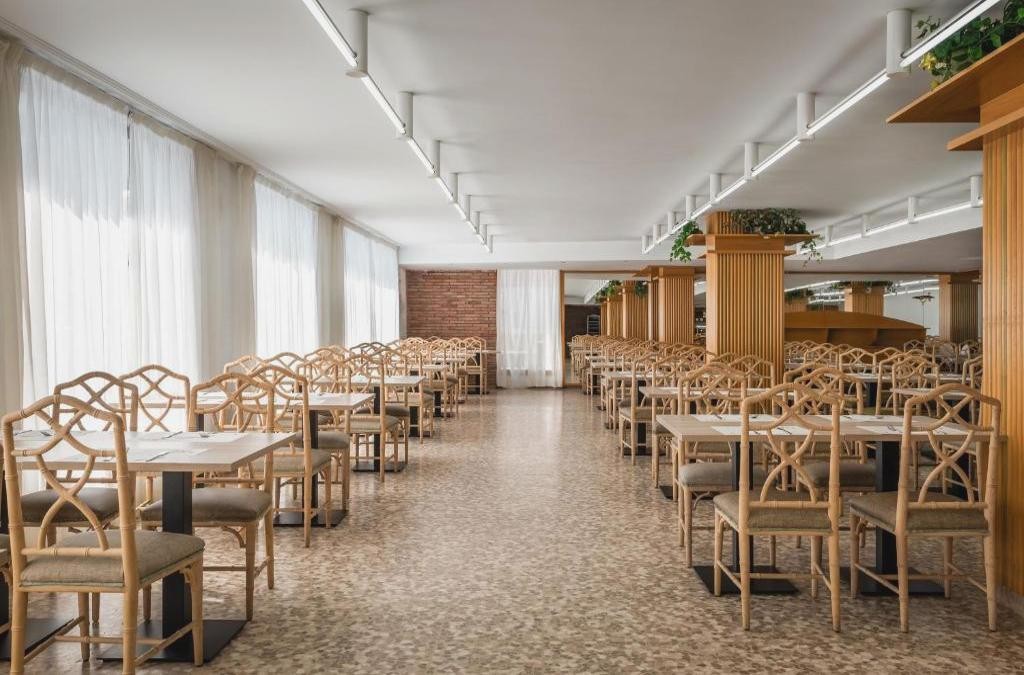 Half-Board Hotel in Malgrat de Mar, Moments from the Beach - ALEGRIA Cartago Nova