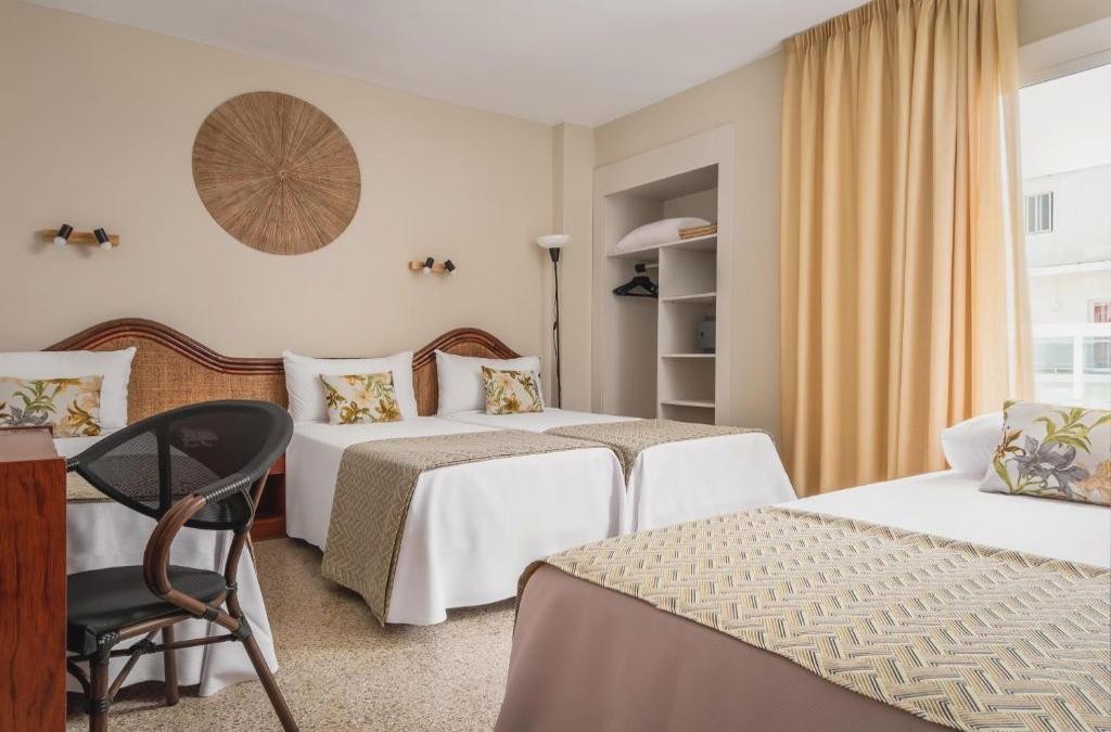 Half-Board Hotel in Malgrat de Mar, Moments from the Beach - ALEGRIA Cartago Nova