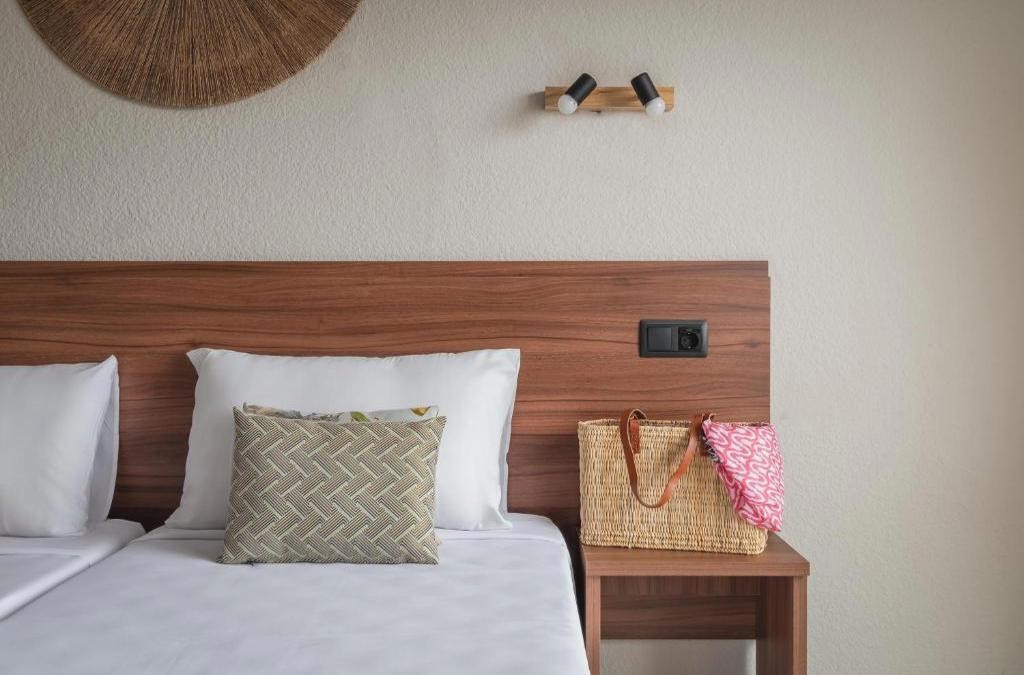 Half-Board Hotel in Malgrat de Mar, Moments from the Beach - ALEGRIA Cartago Nova