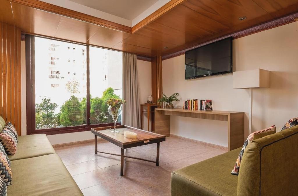 Half-Board Hotel in Malgrat de Mar, Moments from the Beach - ALEGRIA Cartago Nova