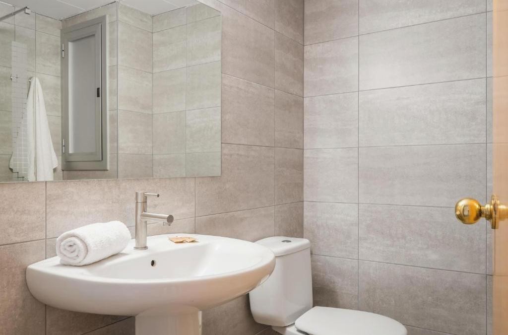 Half-Board Hotel in Malgrat de Mar, Moments from the Beach - ALEGRIA Cartago Nova
