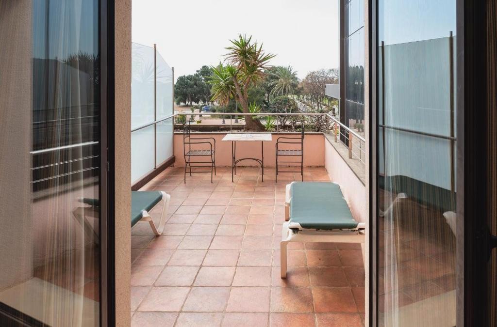 Wellness escape with superior room, spa circuit & cava - Hotel Termes Montbrió
