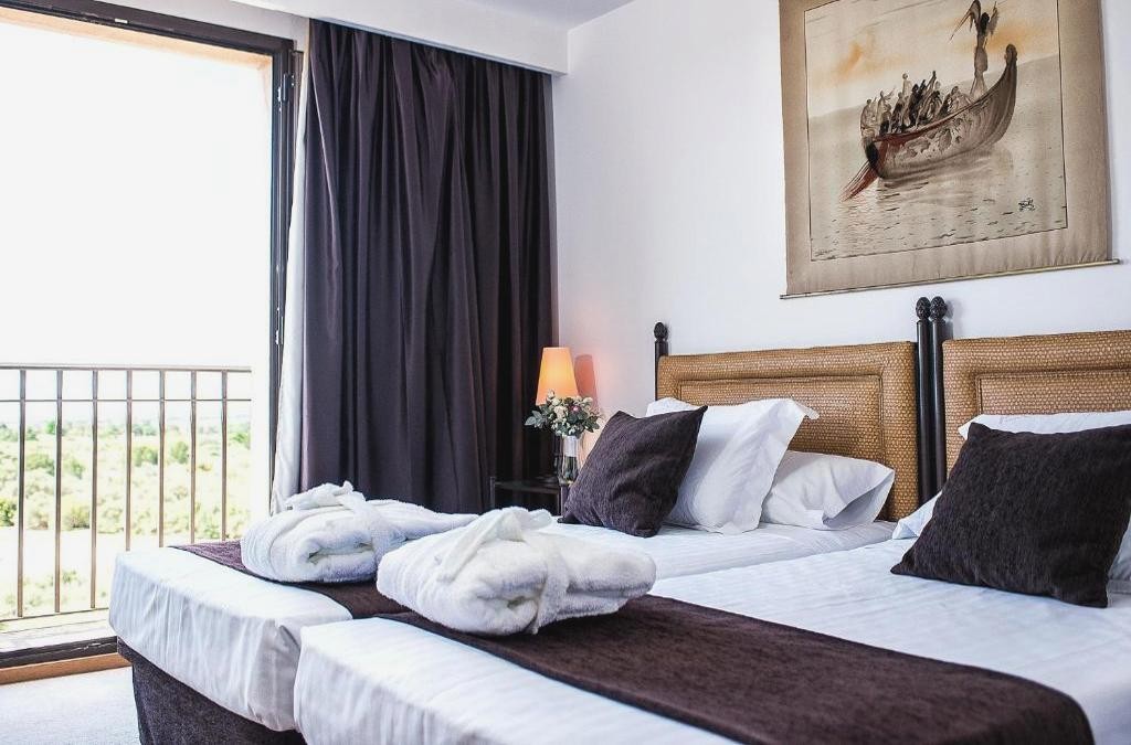 Wellness escape with superior room, spa circuit & cava - Hotel Termes Montbrió