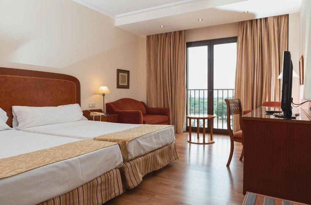 Wellness escape with superior room, spa circuit & cava - Hotel Termes Montbrió