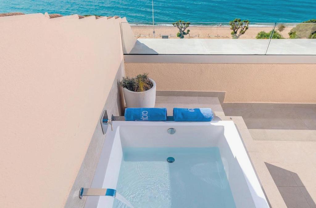 Disconnect in a 4* hotel on the coast of Barcelona