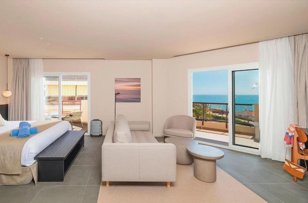 Disconnect in a 4* hotel on the coast of Barcelona