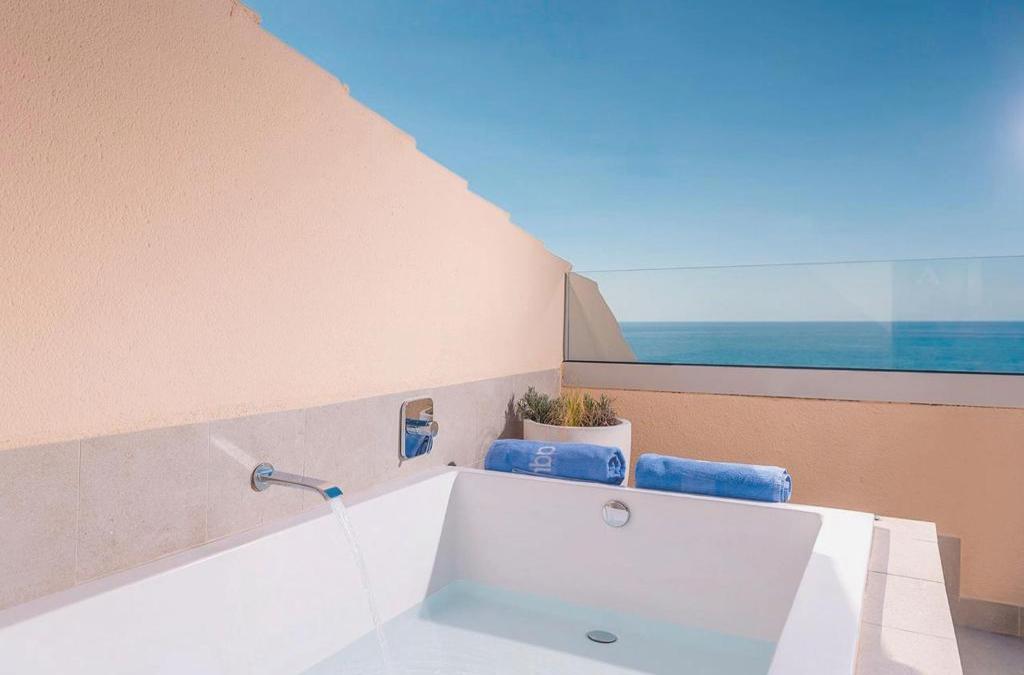 Disconnect in a 4* hotel on the coast of Barcelona
