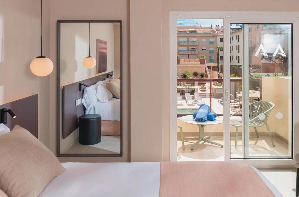 Disconnect in a 4* hotel on the coast of Barcelona