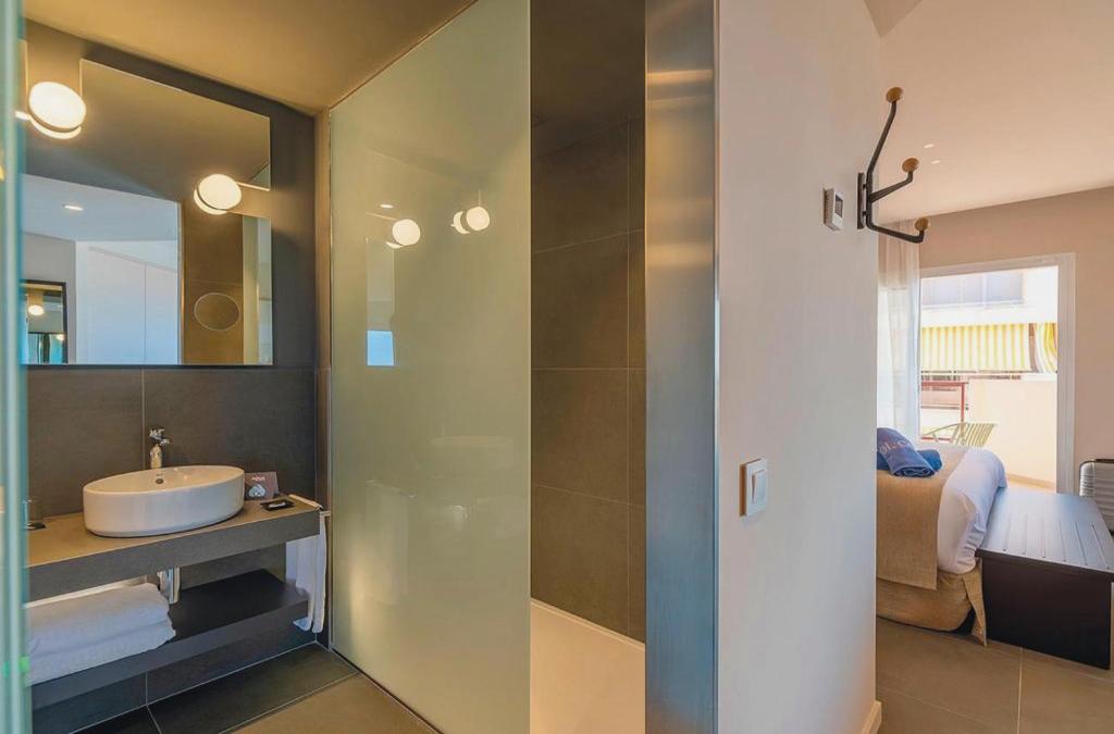 Disconnect in a 4* hotel on the coast of Barcelona - Aqua Hotel Promenade & Spa