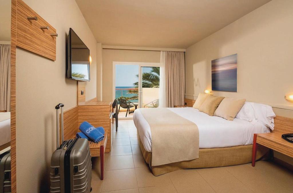 Disconnect in a 4* hotel on the coast of Barcelona - Aqua Hotel Promenade & Spa