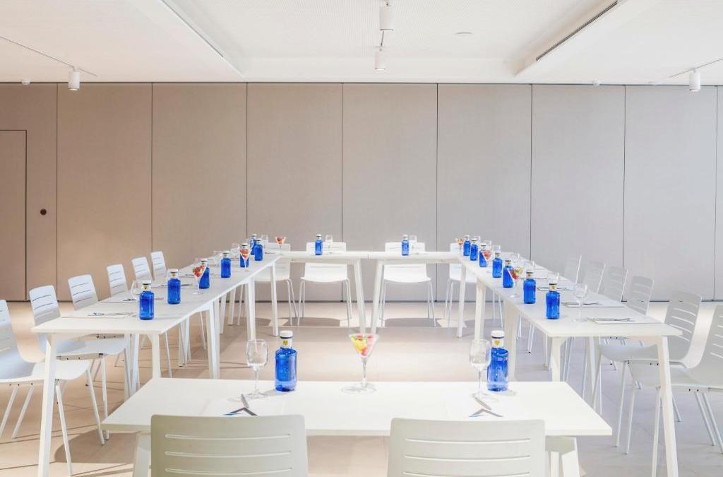 Disconnect in a 4* hotel on the coast of Barcelona - Aqua Hotel Promenade & Spa