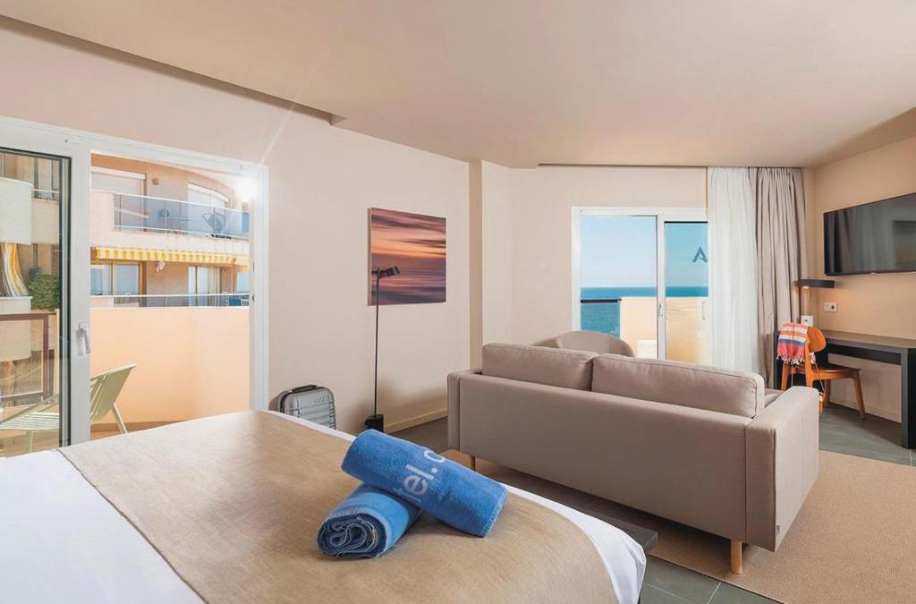 Disconnect in a 4* hotel on the coast of Barcelona - Aqua Hotel Promenade & Spa