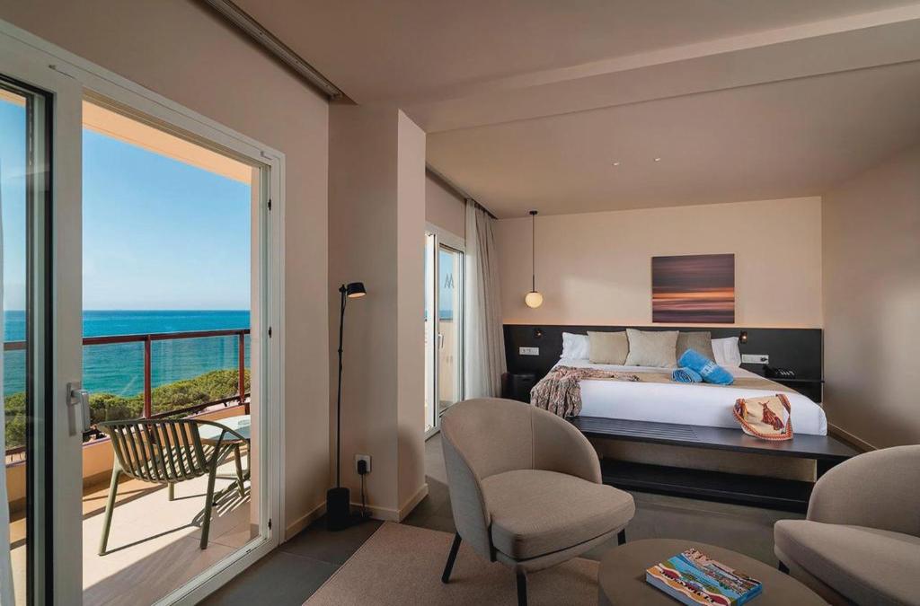 Disconnect in a 4* hotel on the coast of Barcelona - Aqua Hotel Promenade & Spa